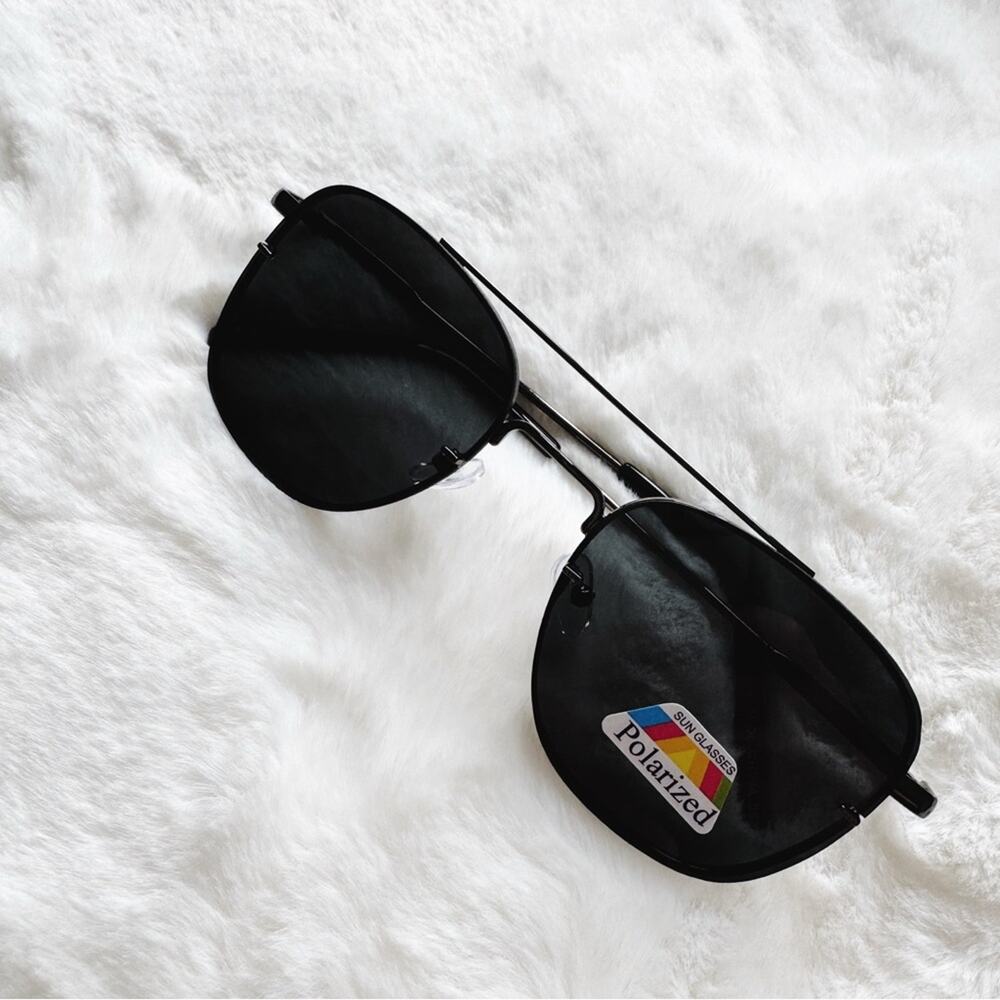 Lara Black Polarized Sunglasses - Picture 4 of 10